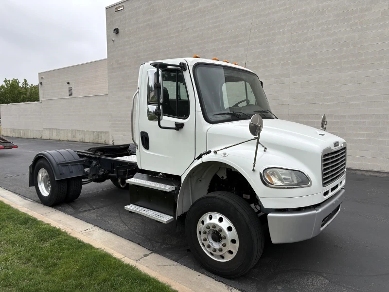 2015 FREIGHTLINER BUSINESS CLASS M2 106