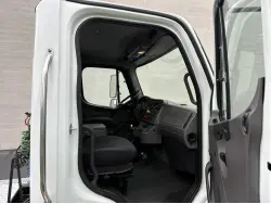 2015 FREIGHTLINER BUSINESS CLASS M2 106