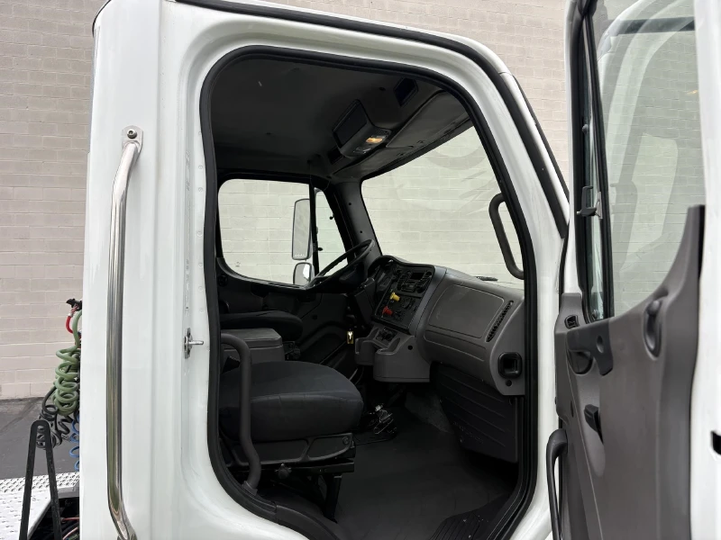 2015 FREIGHTLINER BUSINESS CLASS M2 106