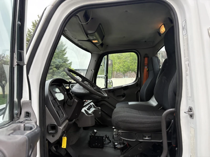 2015 FREIGHTLINER BUSINESS CLASS M2 106