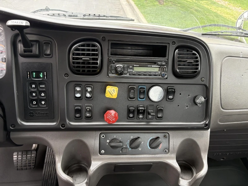 2015 FREIGHTLINER BUSINESS CLASS M2 106