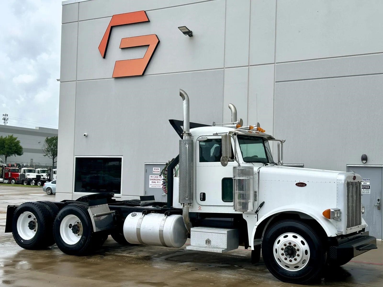 2005 PETERBILT 379 in Hutchins, TX