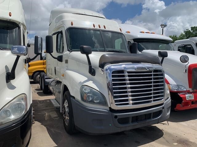 2017 FREIGHTLINER CASCADIA 125 in Houston, TX
