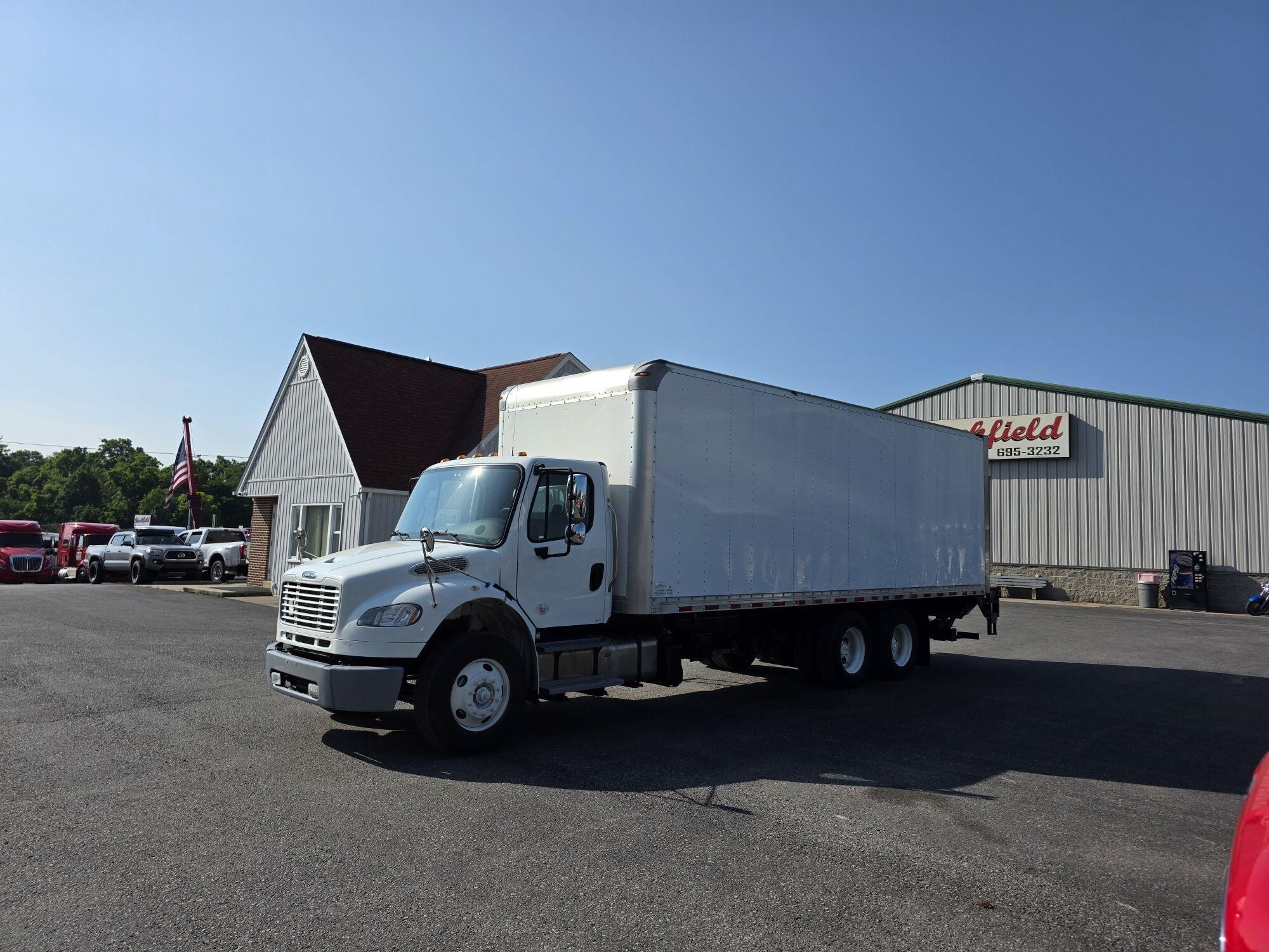 2018 FREIGHTLINER BUSINESS CLASS M2 106 in Duncansville, PA