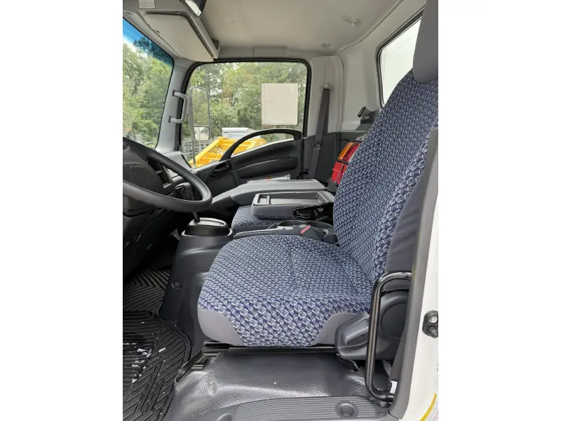 2026 ISUZU NPR HD