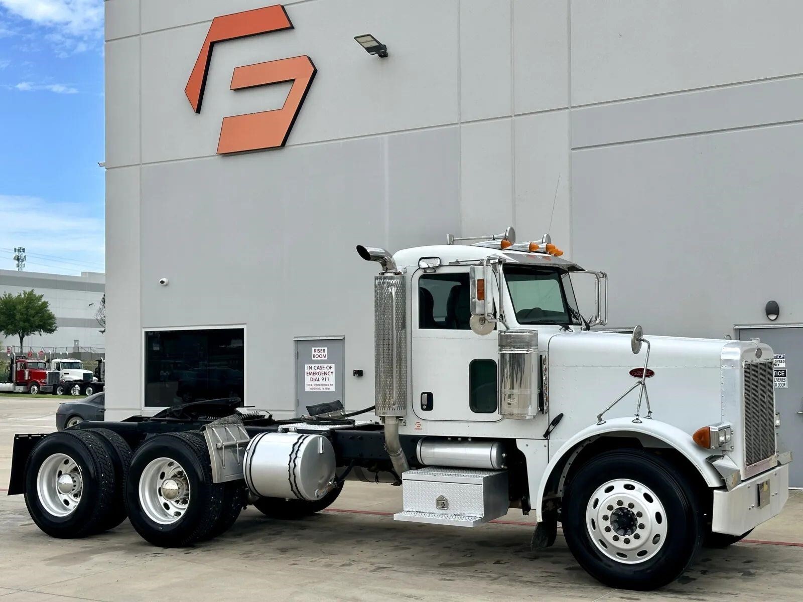 2006 PETERBILT 379 in Hutchins, TX