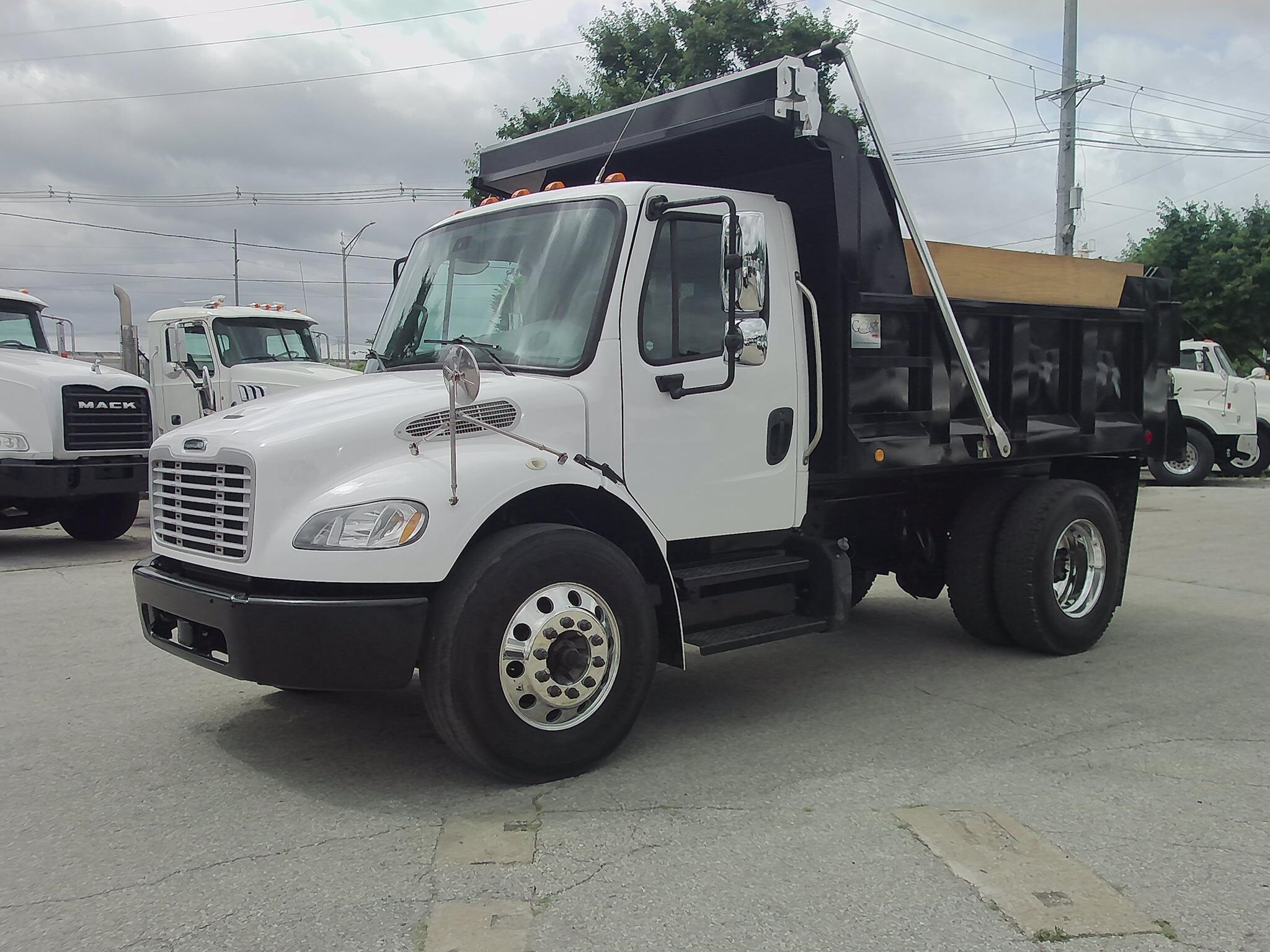 2019 FREIGHTLINER BUSINESS CLASS M2 106 in Kansas City, KS