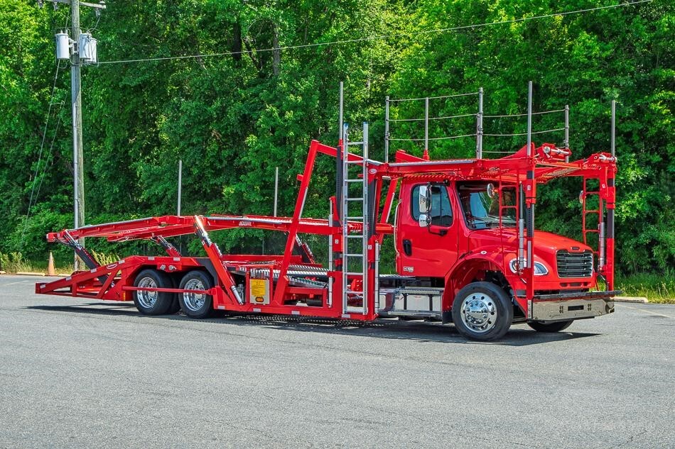 2027 FREIGHTLINER BUSINESS CLASS M2 106 PLUS in Portsmouth, VA