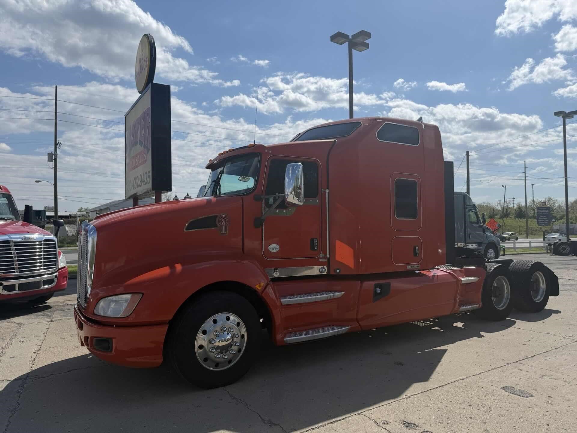 2014 KENWORTH T660 in Fort Wayne, IN