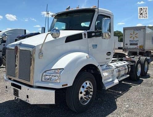 2023 KENWORTH T880 in Girard, OH