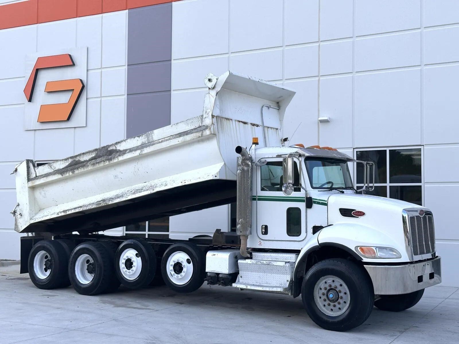2015 PETERBILT 348 in Greer, SC