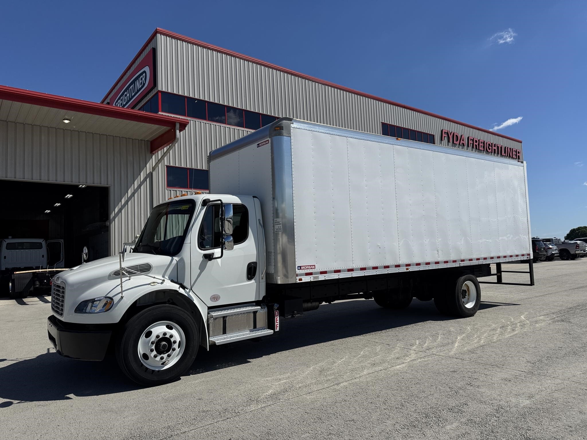 2016 FREIGHTLINER BUSINESS CLASS M2 106 in West Jefferson, OH
