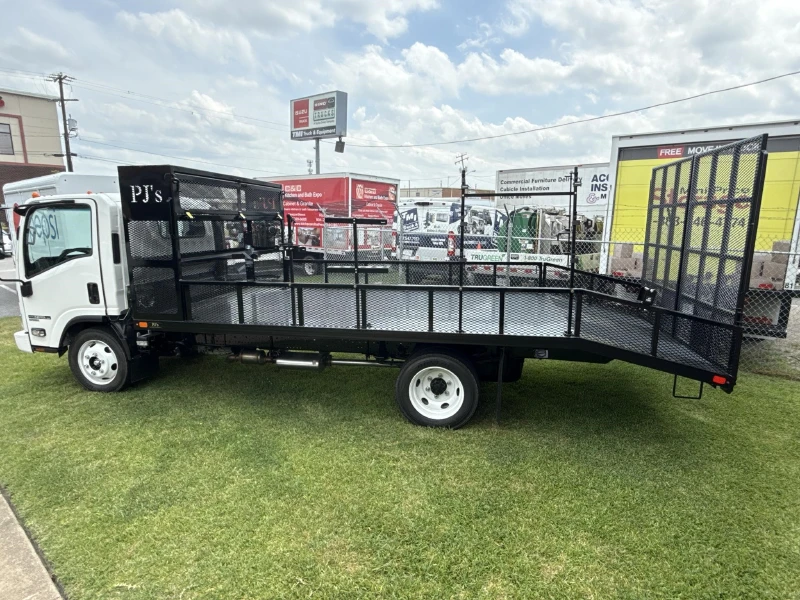 2026 ISUZU NPR HD