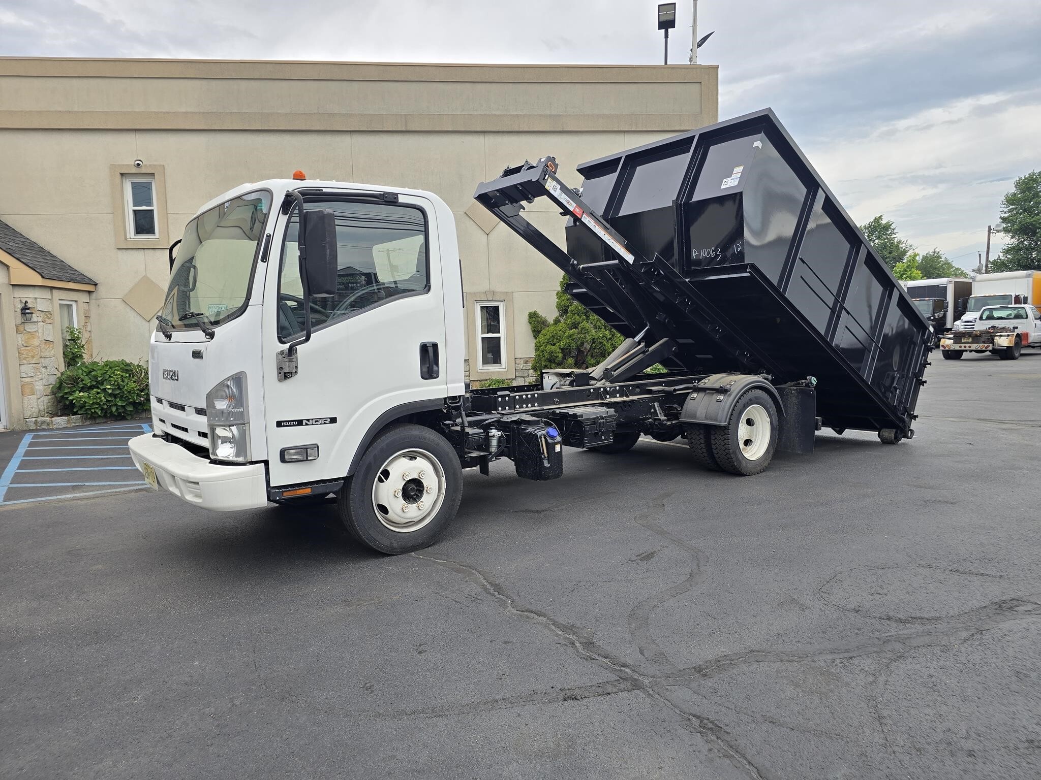 2014 ISUZU NQR in Lodi, NJ