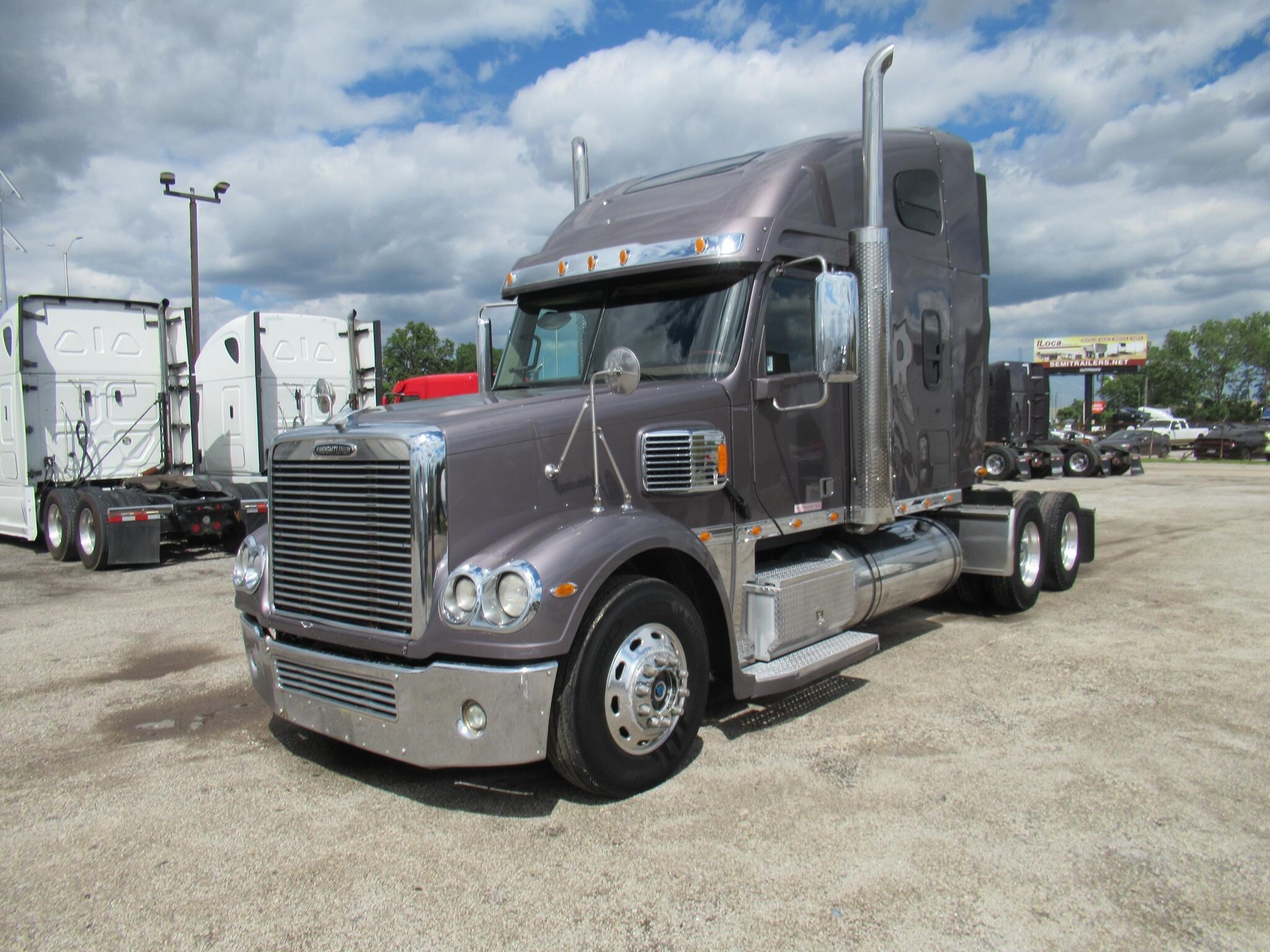 2020 FREIGHTLINER CORONADO 132 in Alsip, IL