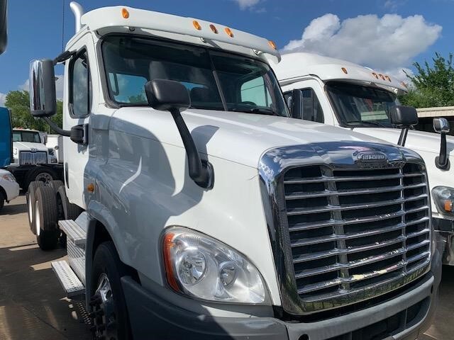 2013 FREIGHTLINER CASCADIA 125 in Houston, TX