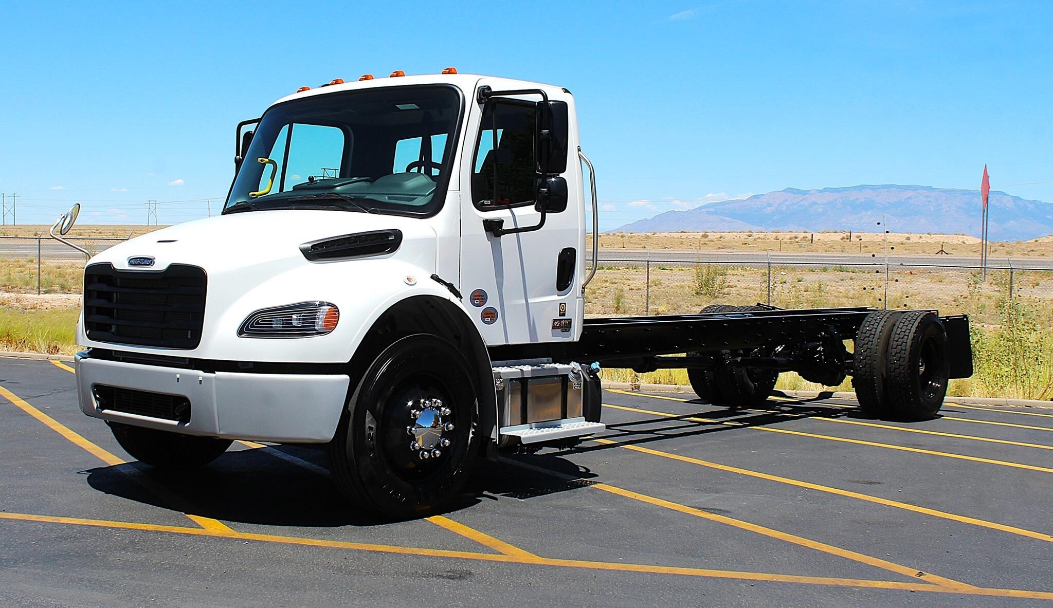 2027 FREIGHTLINER BUSINESS CLASS M2 106 in Albuquerque, NM