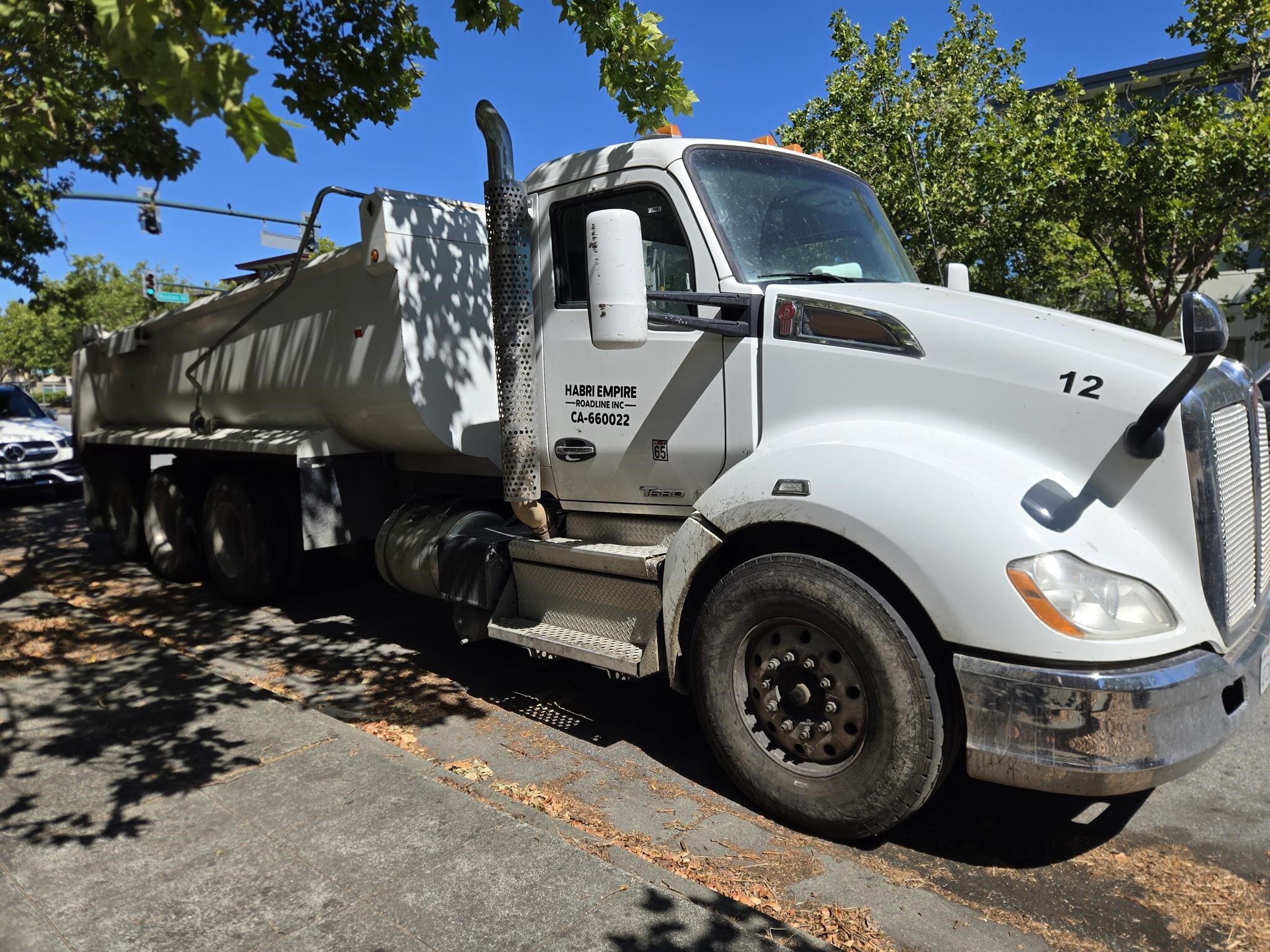 2018 KENWORTH T680 in Santa Rosa, CA