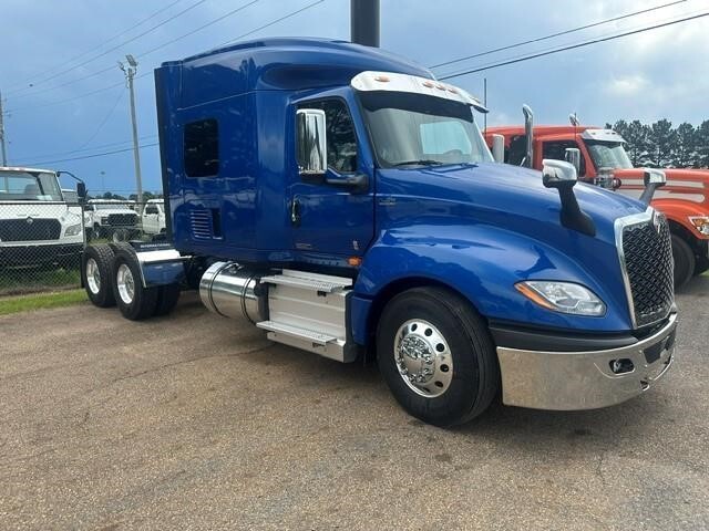 2027 INTERNATIONAL LT in Texarkana, AR