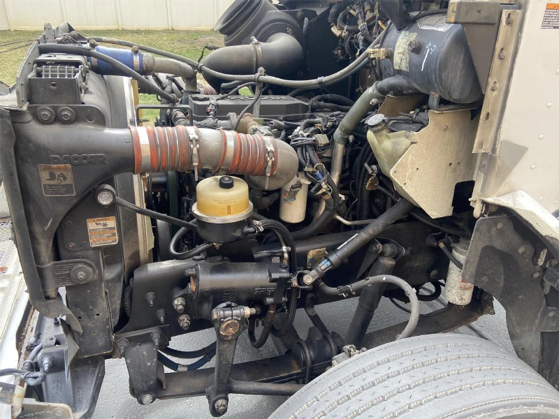 2011 KENWORTH T370