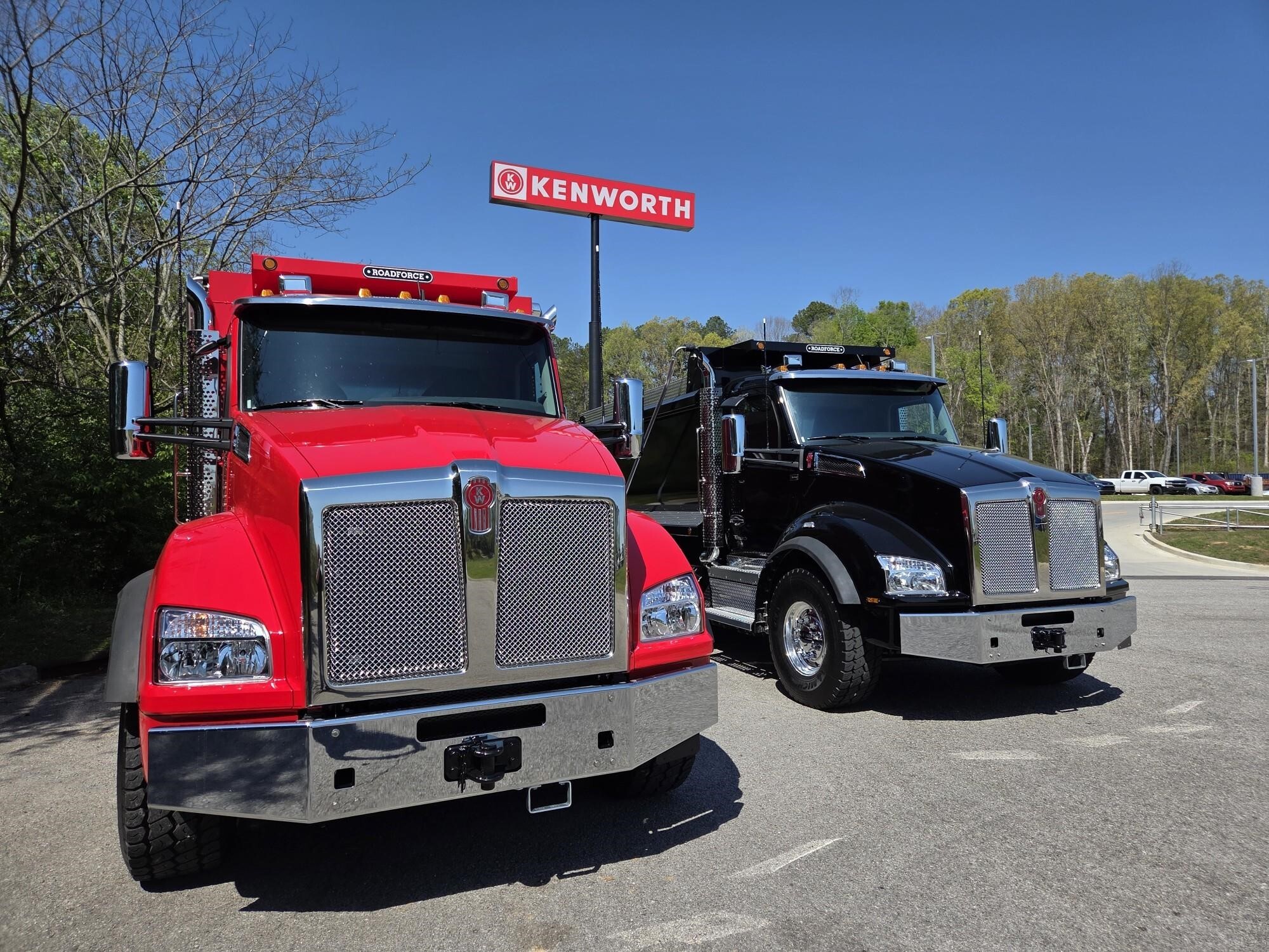 2027 KENWORTH T880 in Knoxville, TN