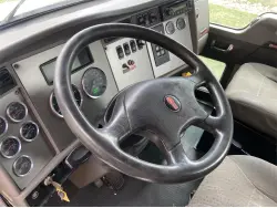 2011 KENWORTH T370