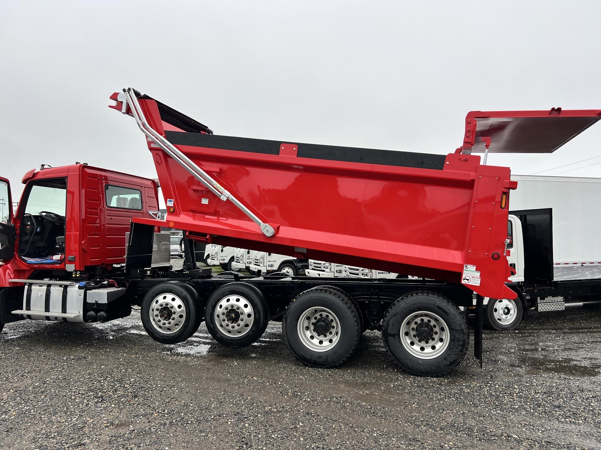 2027 VOLVO VHD104F300 in Chesapeake, VA