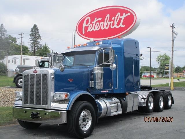 2022 PETERBILT 389 in Butler, PA