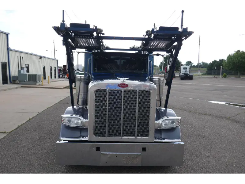 2018 PETERBILT 389