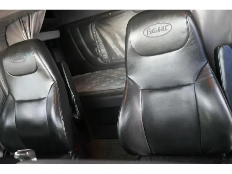 2018 PETERBILT 389