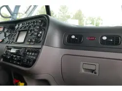 2018 PETERBILT 389