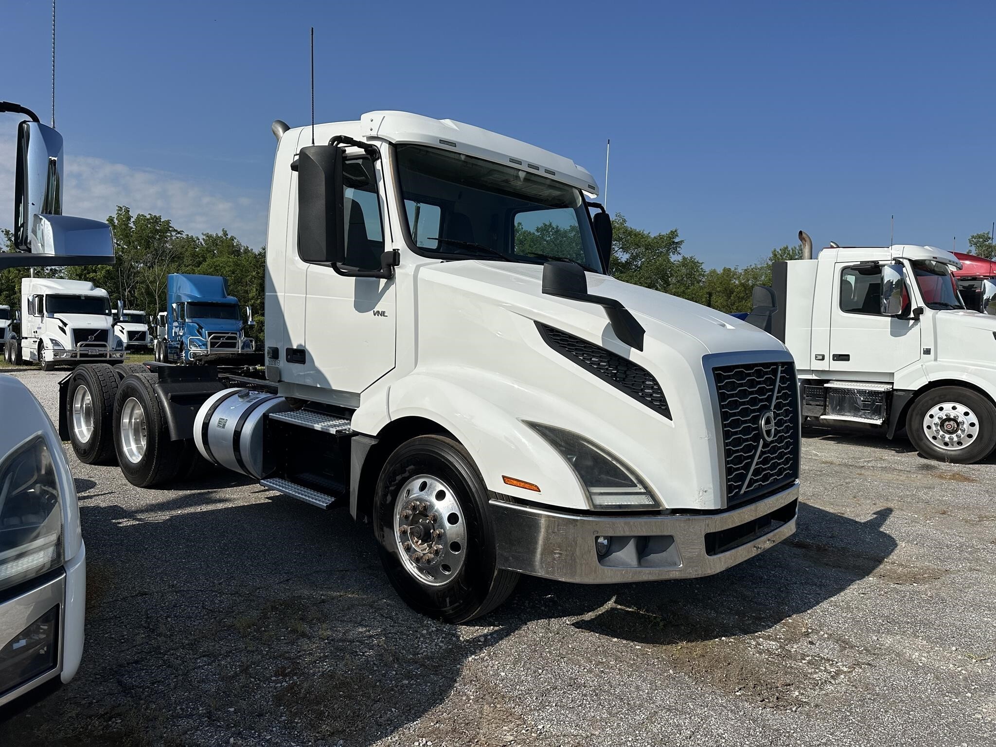 2019 VOLVO VNL64T300 in Defiance, OH