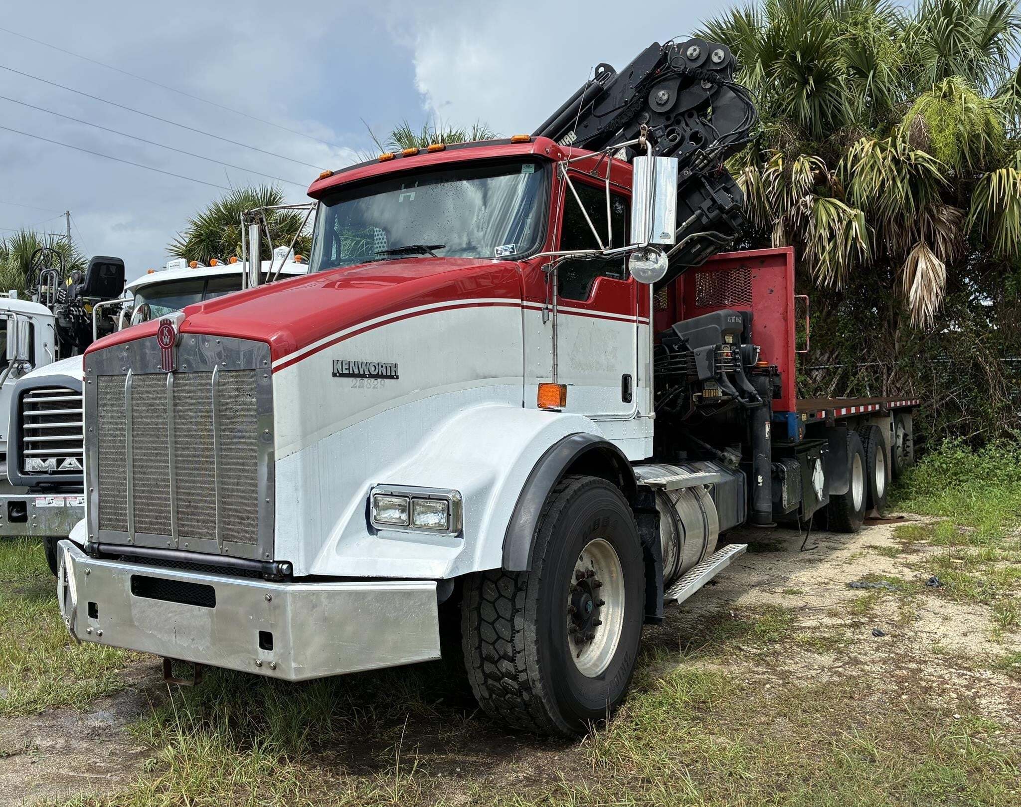 2015 KENWORTH T800 in Ocala, FL