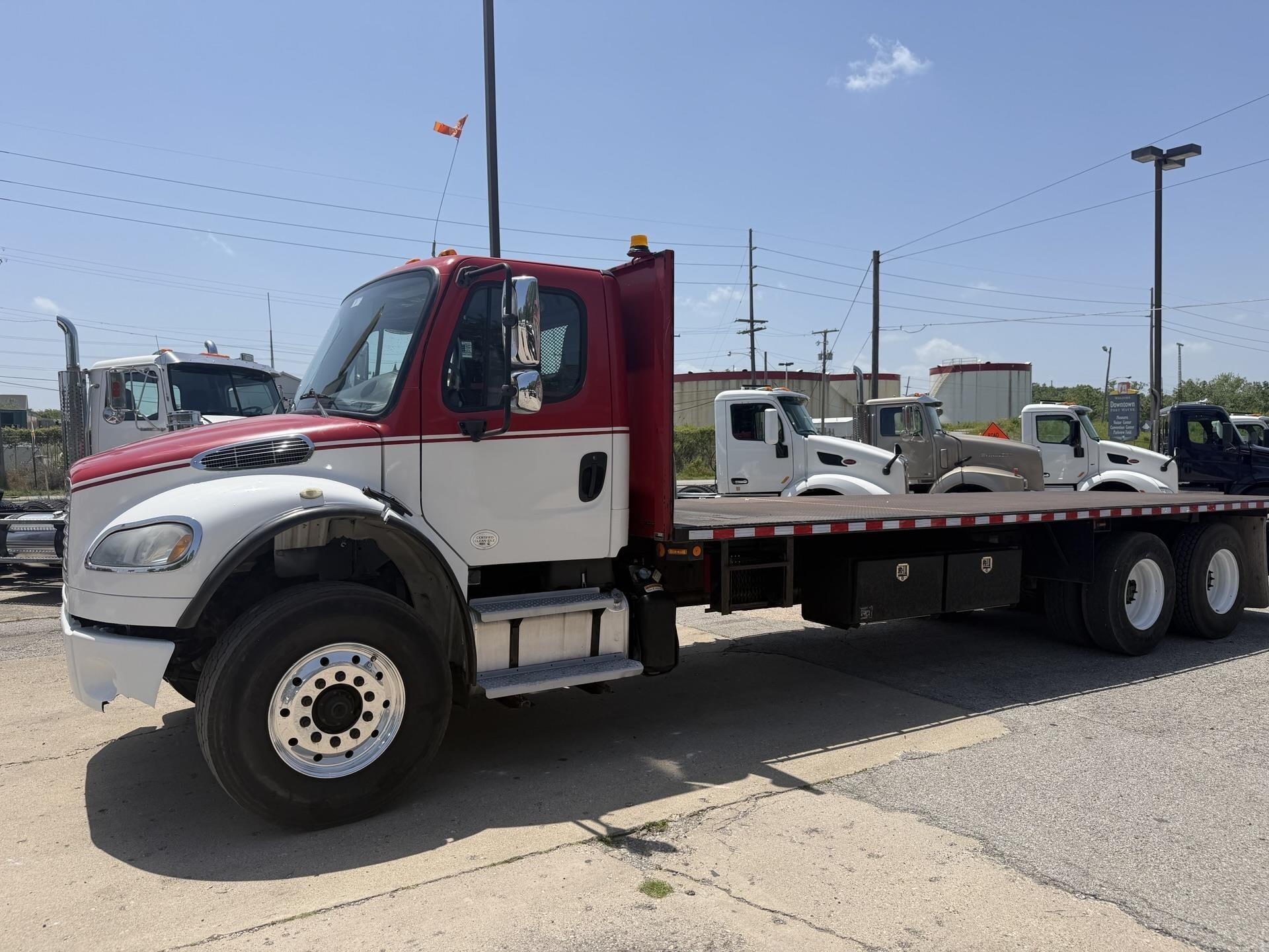 2014 FREIGHTLINER BUSINESS CLASS M2 106 in Fort Wayne, IN