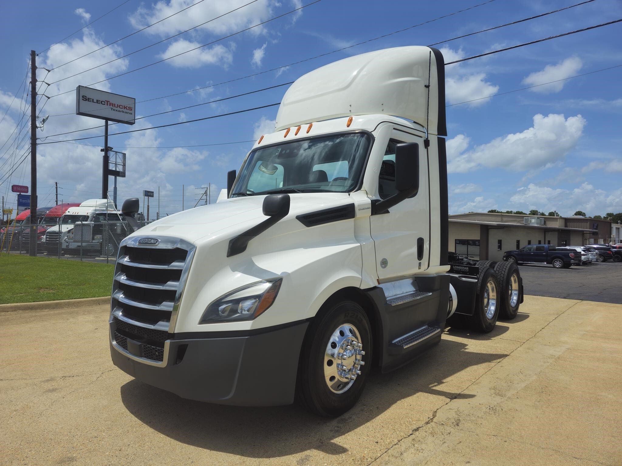 2022 FREIGHTLINER CASCADIA 126 in Texarkana, TX