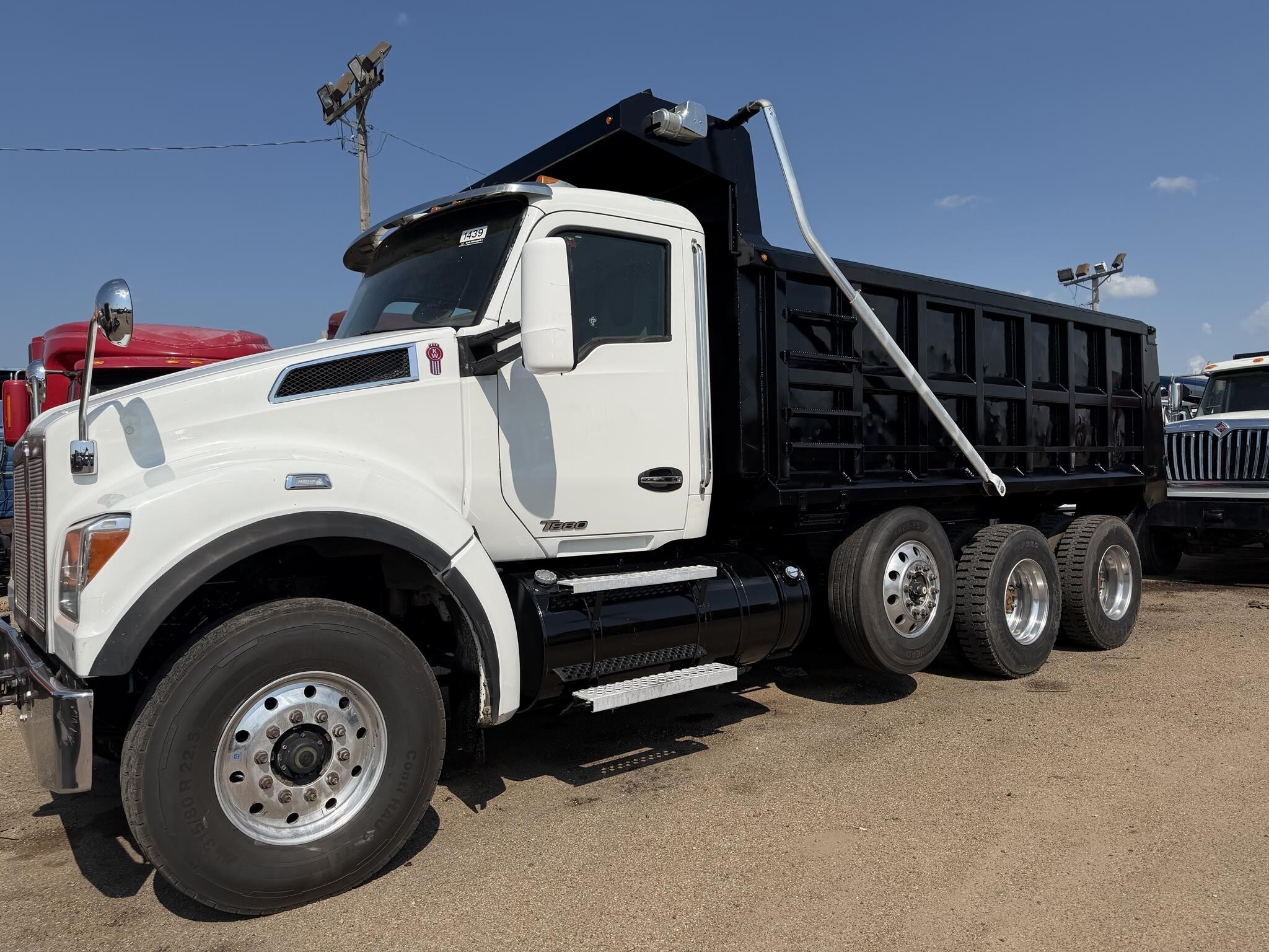2020 KENWORTH T880 in Covington, TN