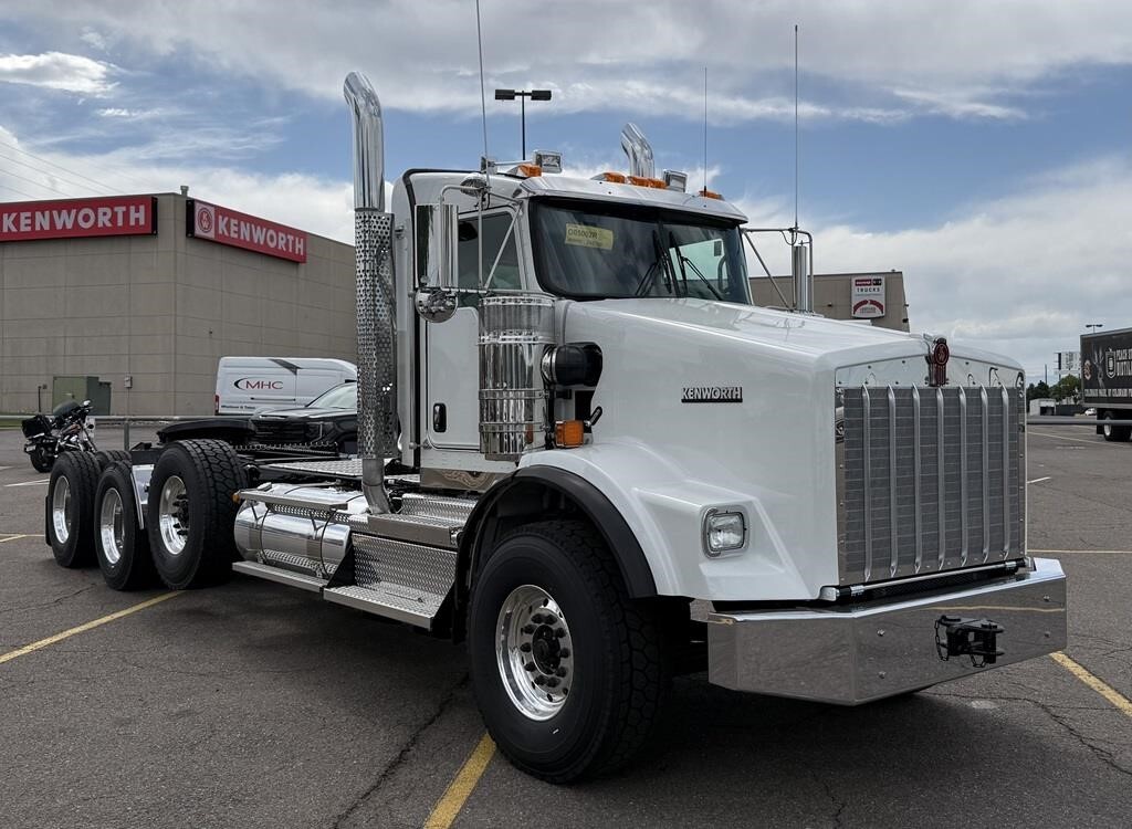 2027 KENWORTH T800 in Knoxville, TN