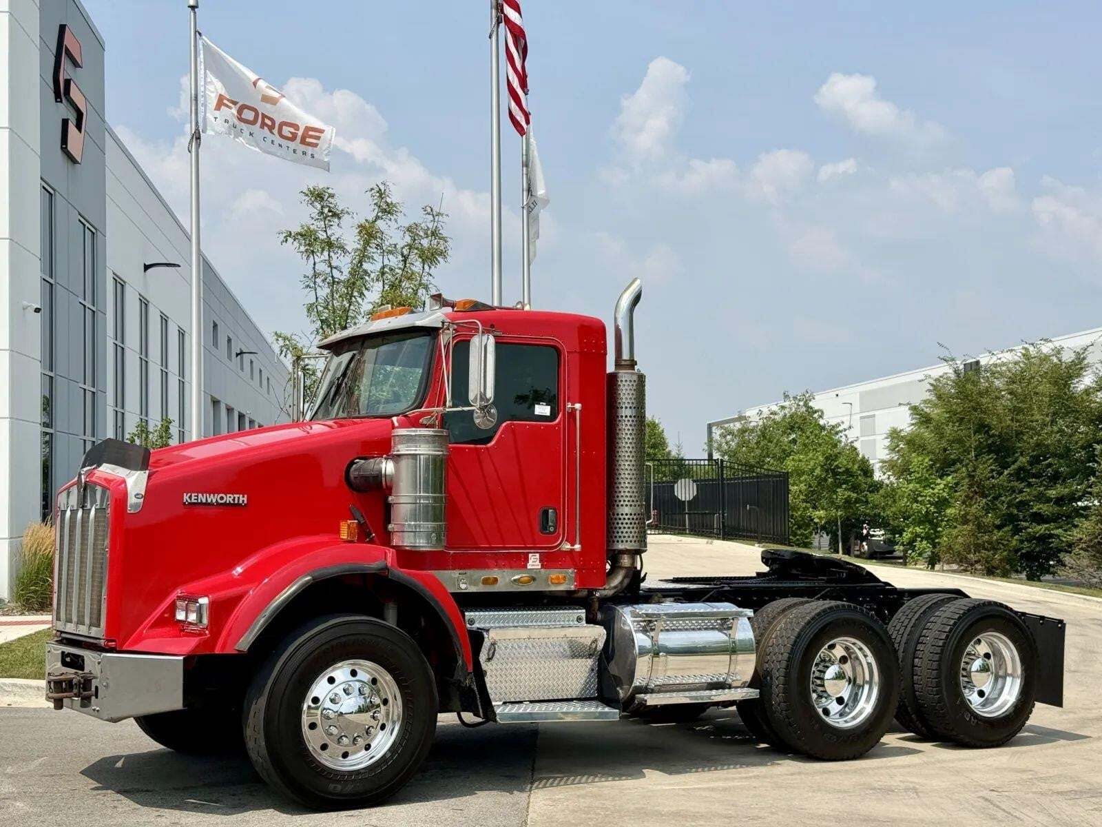 2005 KENWORTH T800 in New Lenox, IL