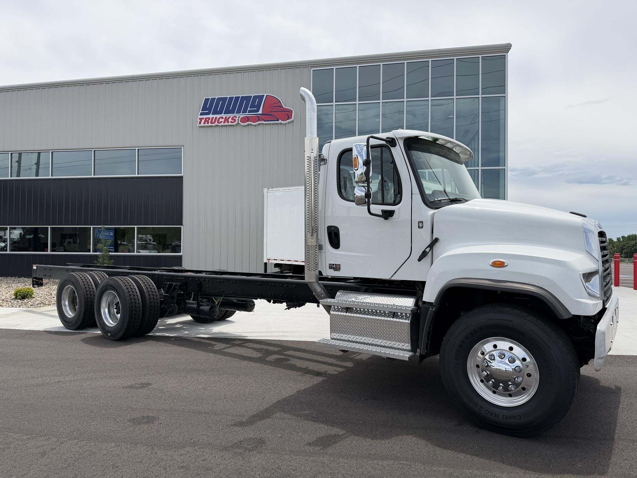 2027 FREIGHTLINER 114SD in Canton, OH
