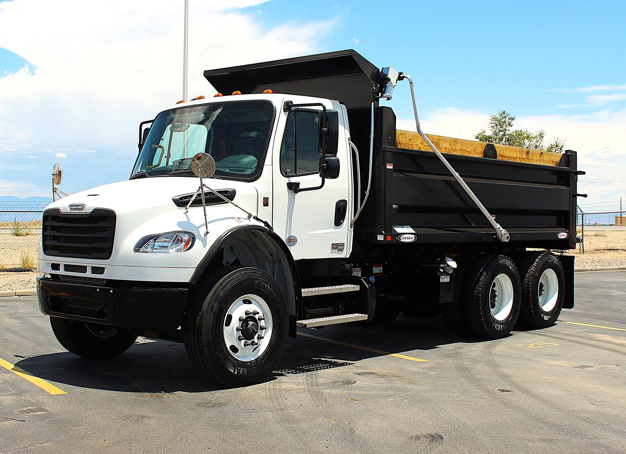 2026 FREIGHTLINER BUSINESS CLASS M2 106 in Albuquerque, NM