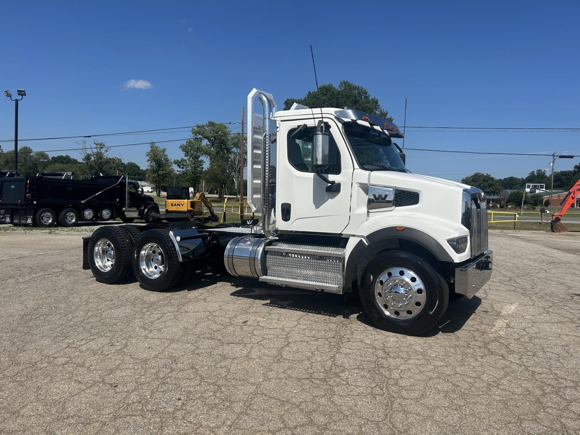 2023 WESTERN STAR 47X in Chatham, VA