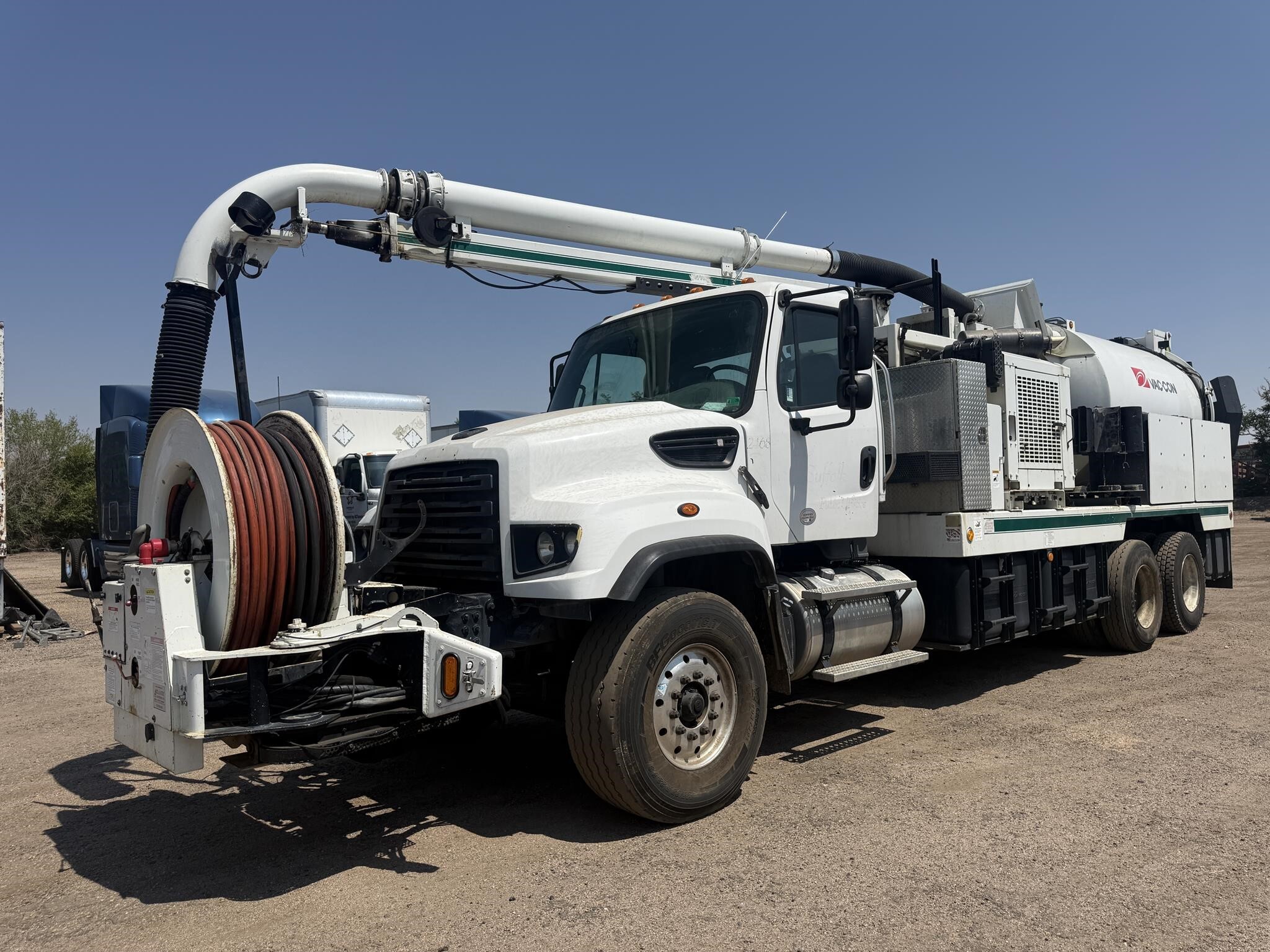 2014 FREIGHTLINER 114 SD in Commerce City, CO