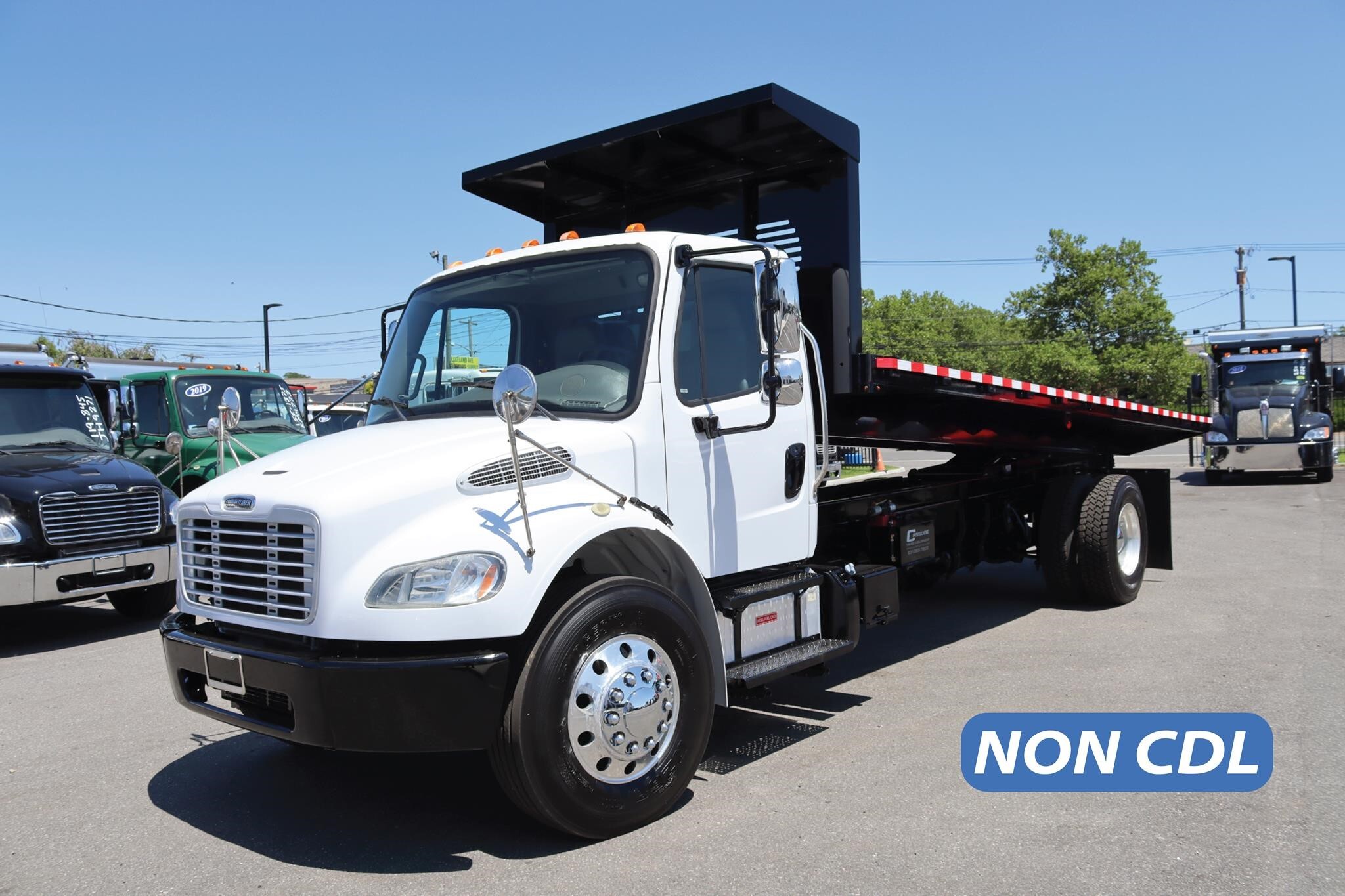 2019 FREIGHTLINER BUSINESS CLASS M2 106 in Ronkonkoma, NY