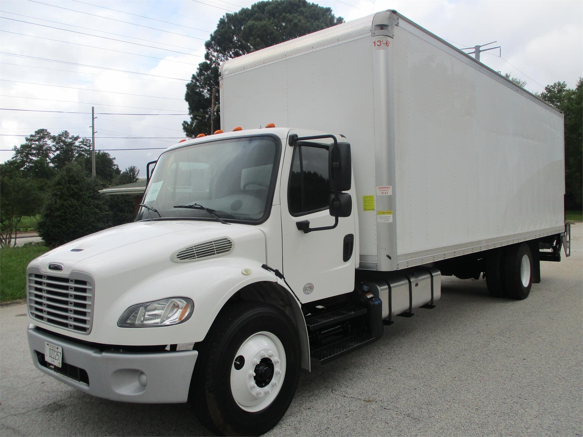 2022 FREIGHTLINER BUSINESS CLASS M2 106 in Charleston, SC