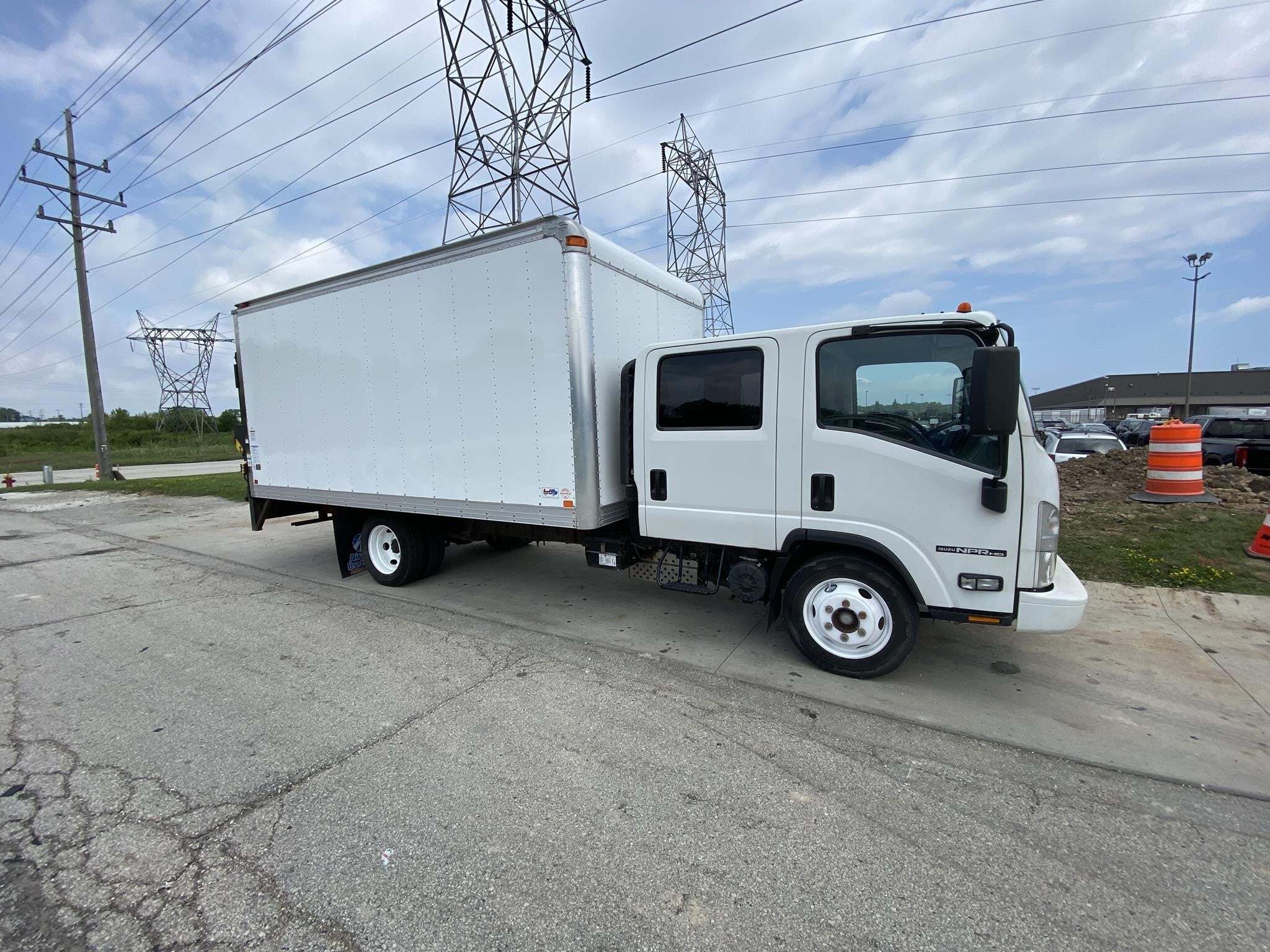 2019 ISUZU NPR HD in Oak Creek, WI