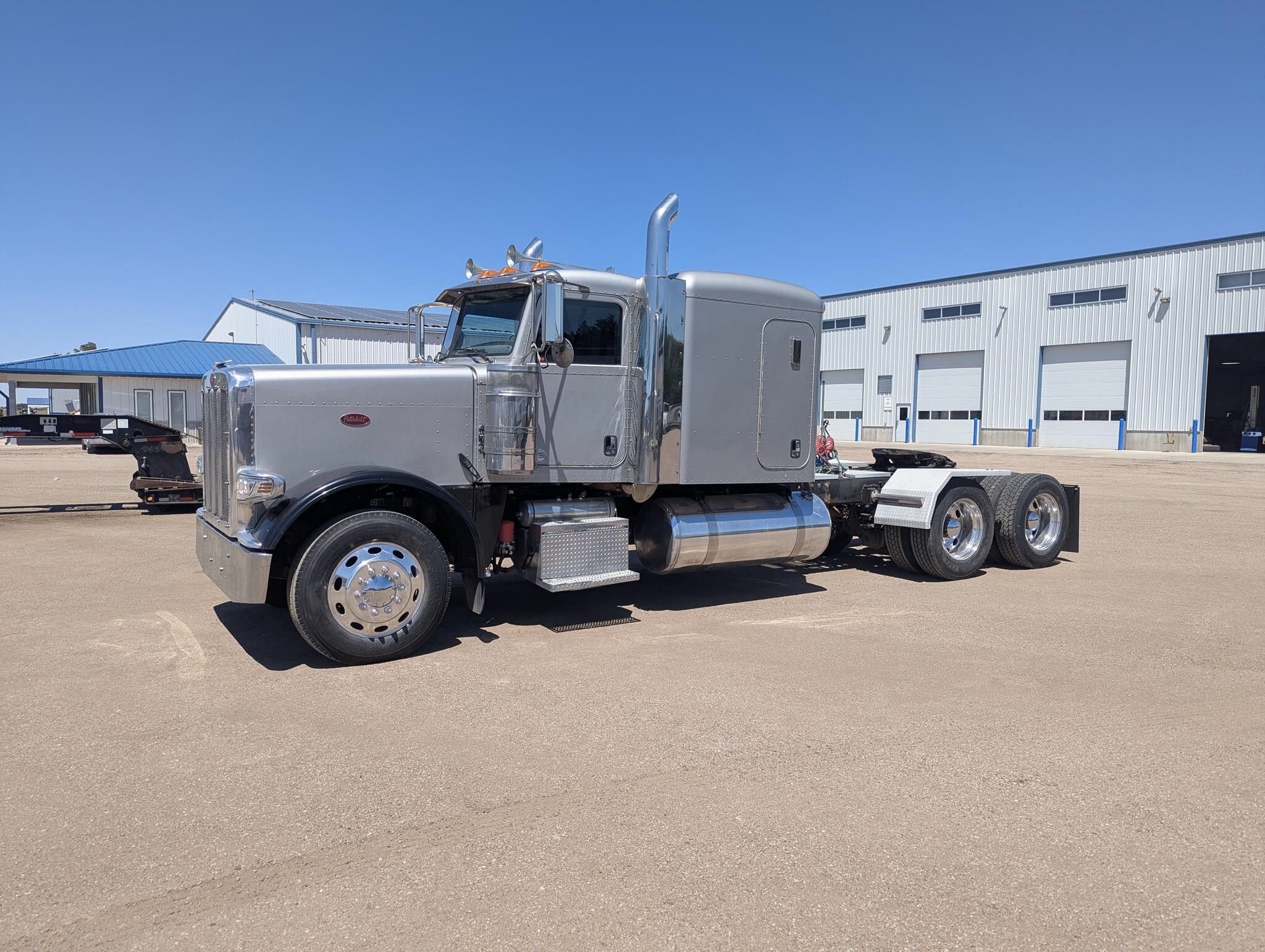 2012 PETERBILT 388 in Sawyer, KS