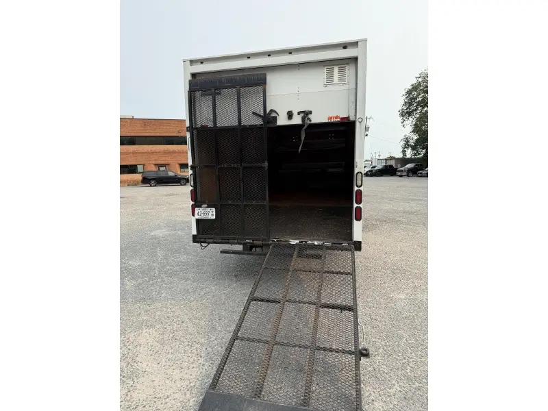 2018 ISUZU NPR HD
