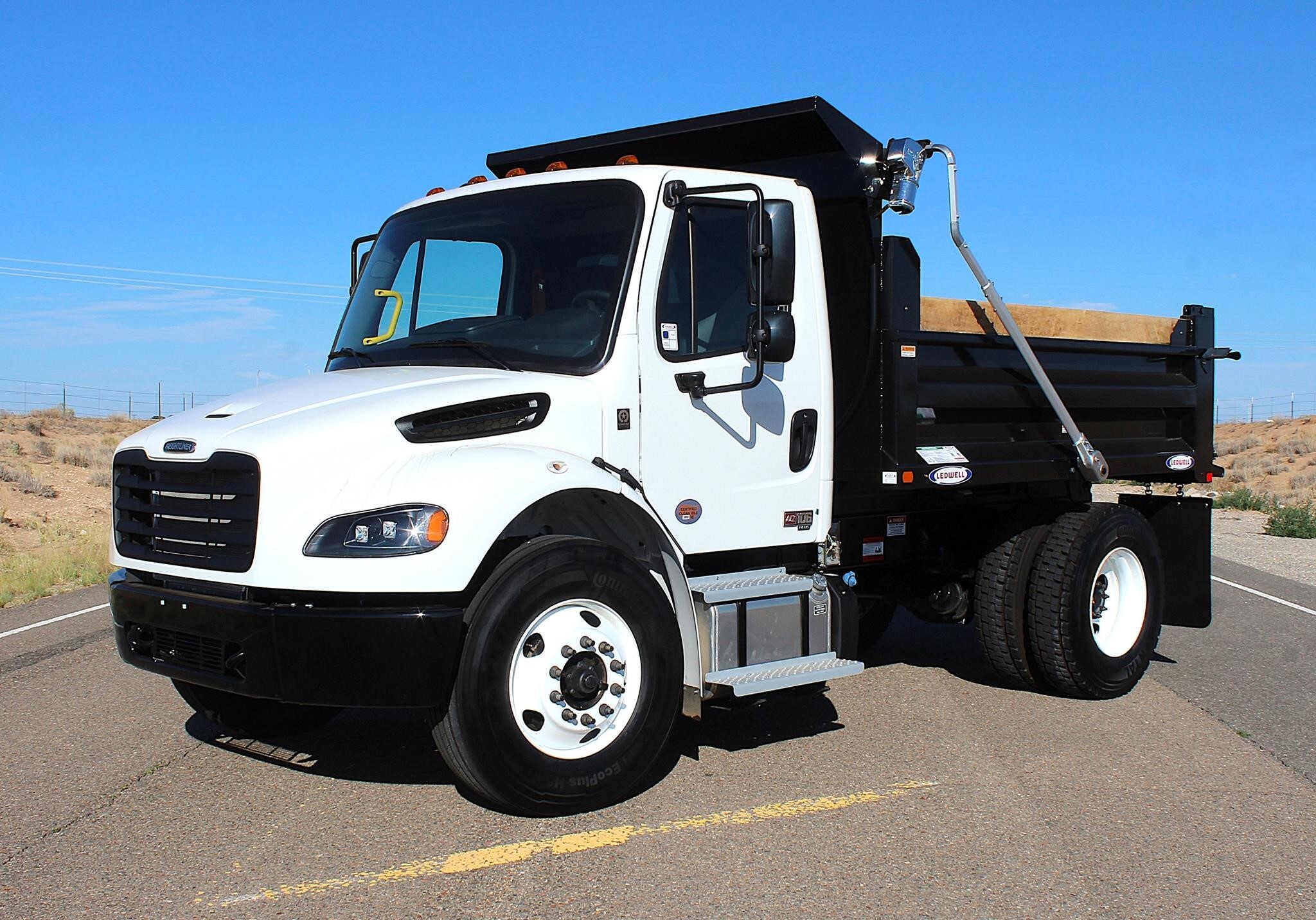 2027 FREIGHTLINER BUSINESS CLASS M2 106 in Albuquerque, NM