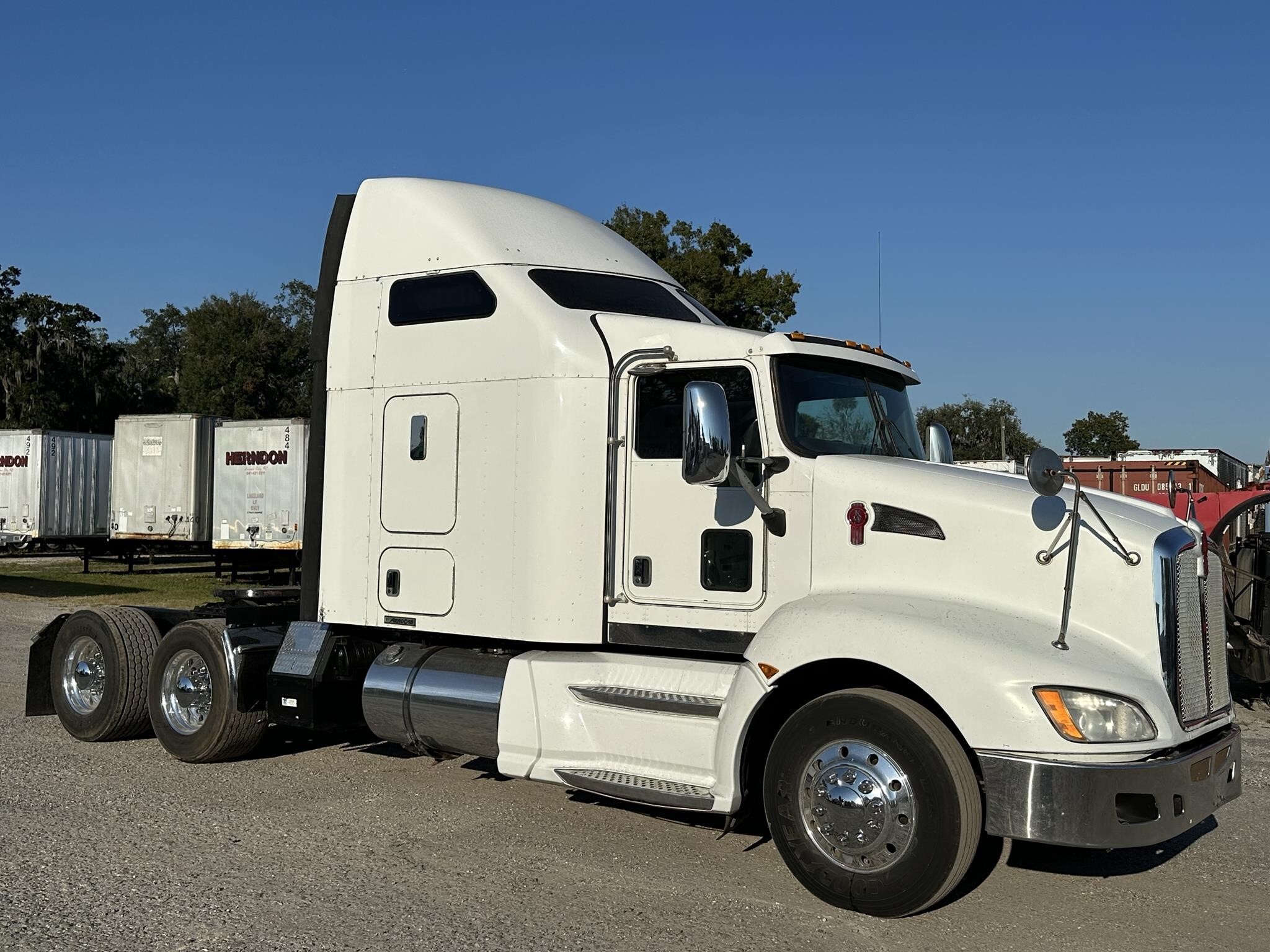 2012 KENWORTH T660 in Edgewater, FL
