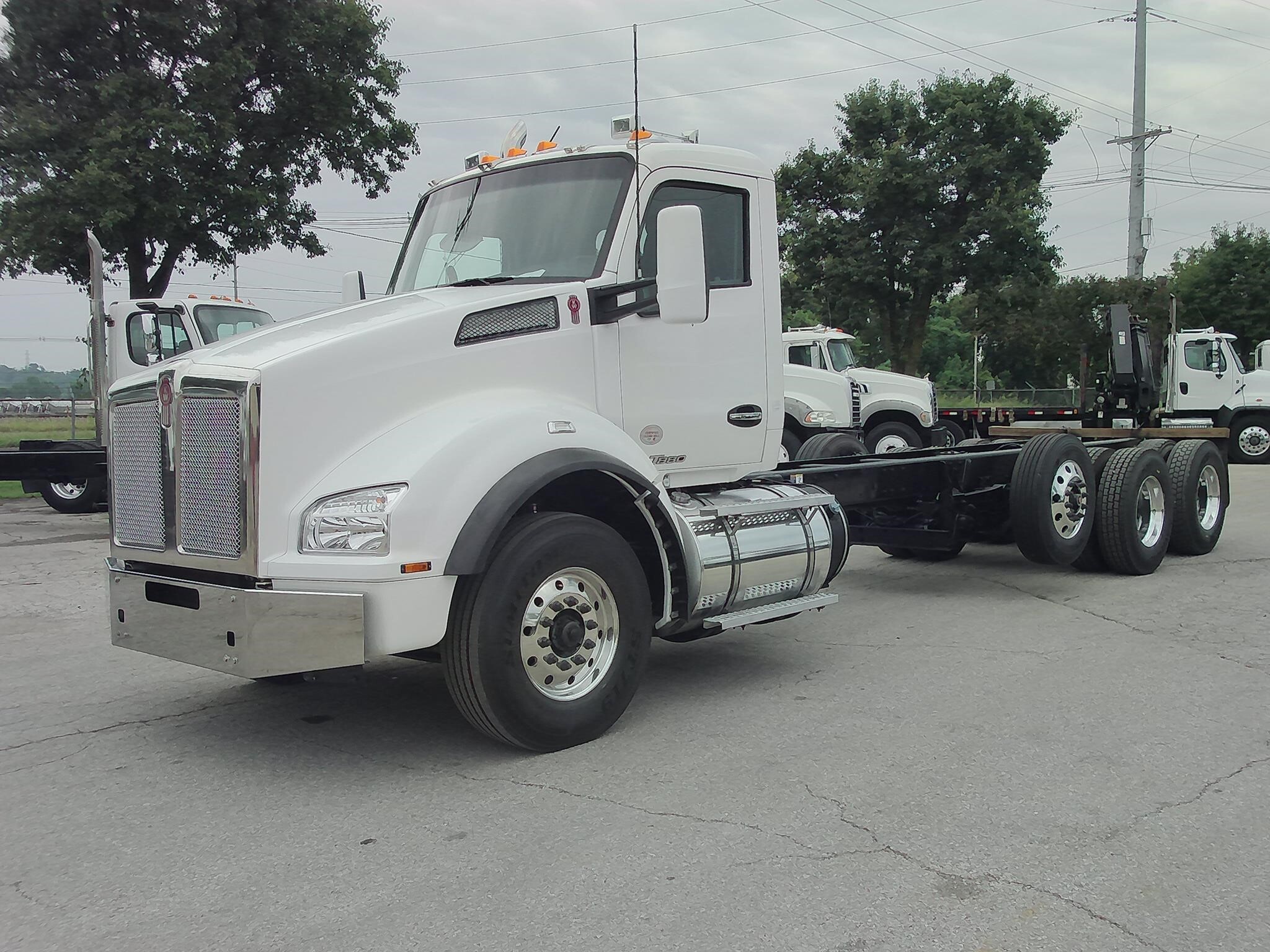 2020 KENWORTH T880 in Kansas City, KS